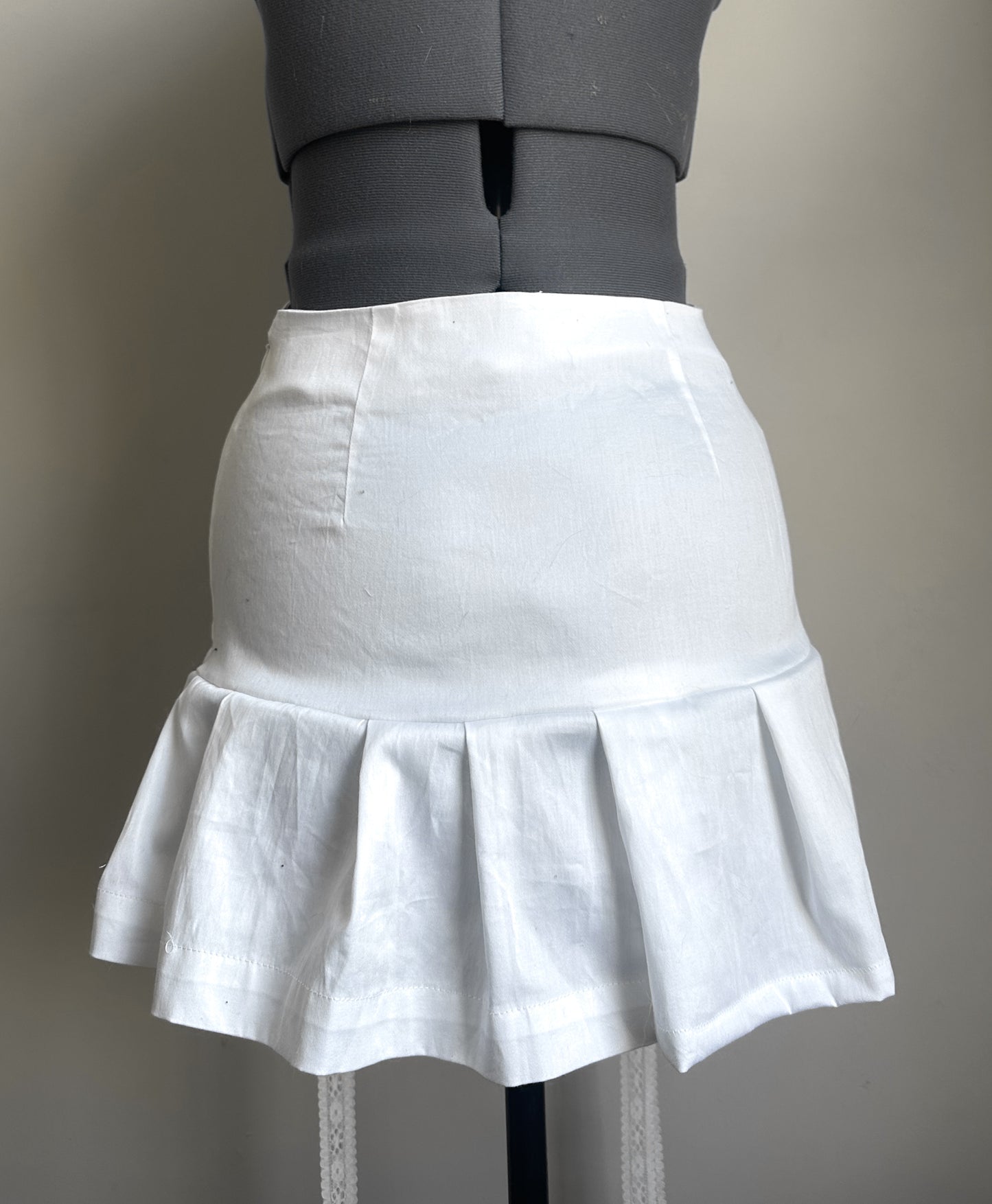 Moth garter skirt (S)