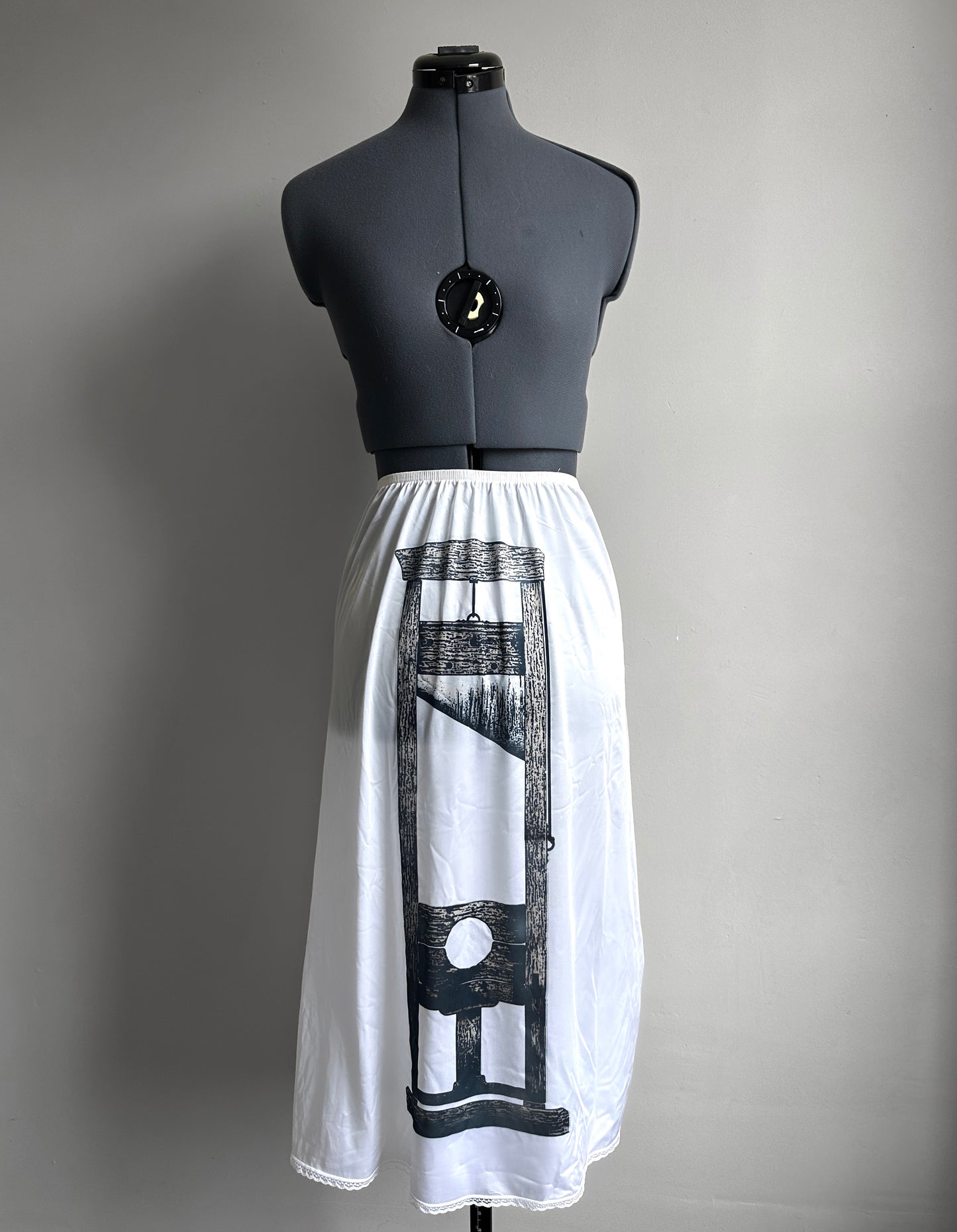 Guillotine skirt (S-XL)