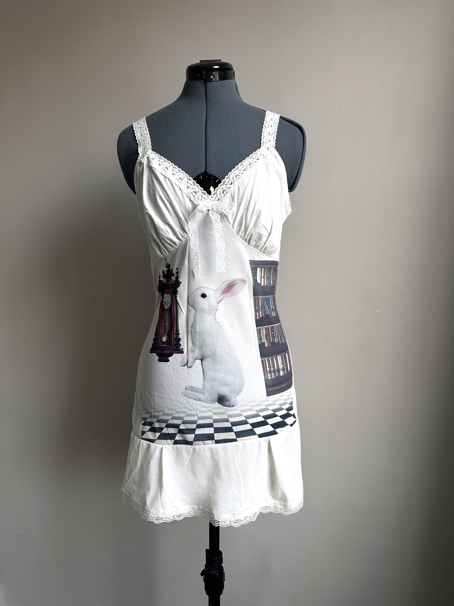 rabbit dress (M)